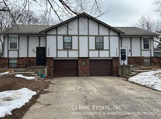 7423 Englewood Ln, Raytown, MO 64133