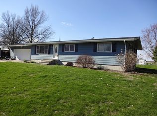 1315 Pine St, Mediapolis, IA 52637