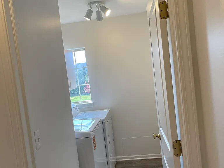 16713 Kensington Dr — Photo 18