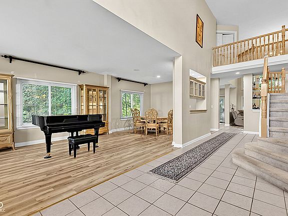 5th image of 9627 Claymount Ln