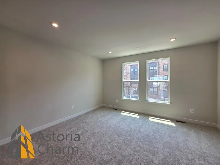 2928 Maisel St — Photo 41