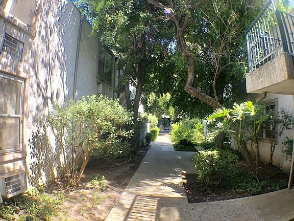 2nd image of 18620 Hatteras St Unit 163