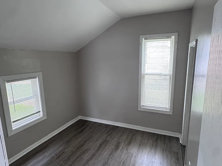 703 Park Pl — Photo 9