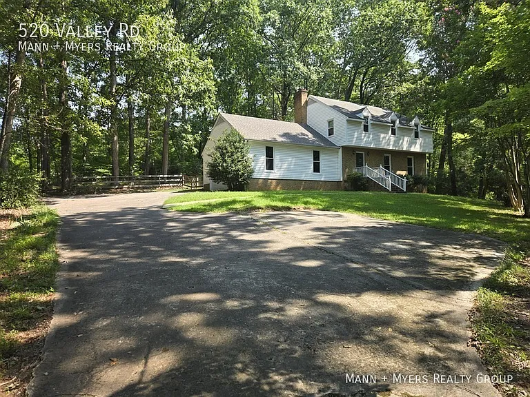 520 Valley Rd — Photo 2