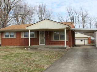 6213 Yellow Pine Dr, Louisville, KY 40229