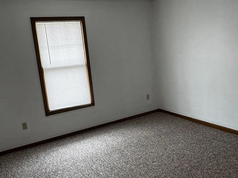 127 E Adams St #A3 — Photo 11