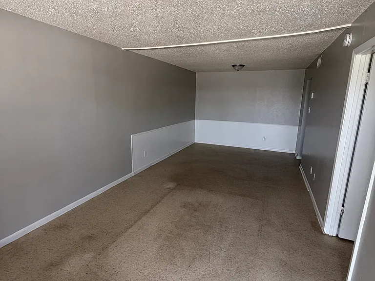 1012 Wells Cir #11 — Photo 3