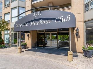 2511 Lakeshore Rd W #811, Oakville, ON L6L 6L9