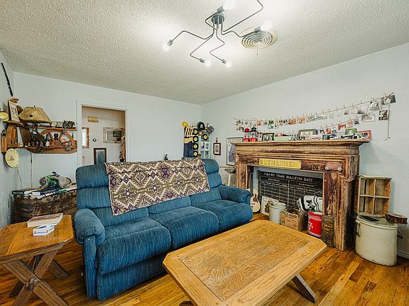 3rd image of 2418 W 15th St