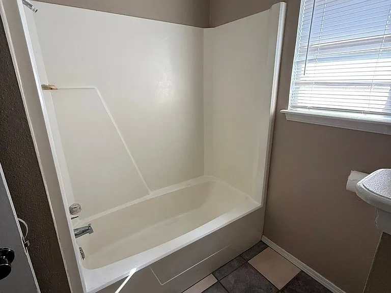 2301 Highland Ave — Photo 7
