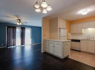 8207 Santa Fe Dr APT 5, Overland Park, KS 66204