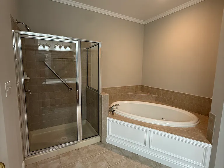 10090 Jones Bridge Rd #7 — Photo 6