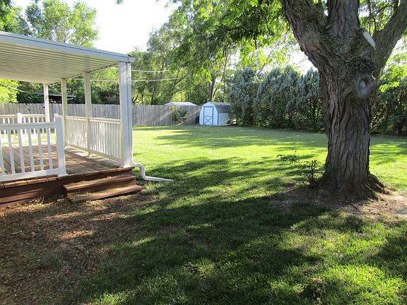4th image of 2748 Linda Ln