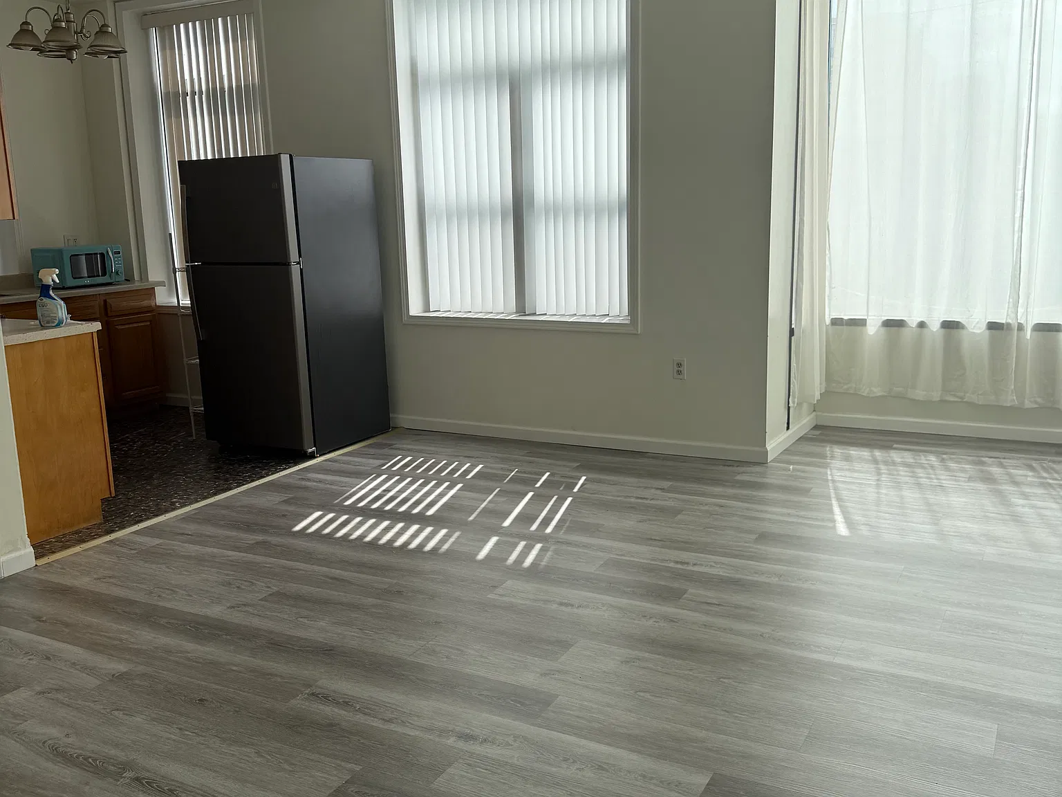 2 bed, 700 sqft, $1,700 — Photo 2