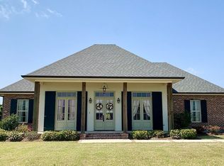 245 Blackberry Dr, Thibodaux, LA 70301