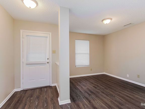 3rd image of 1363 White Birch Ln