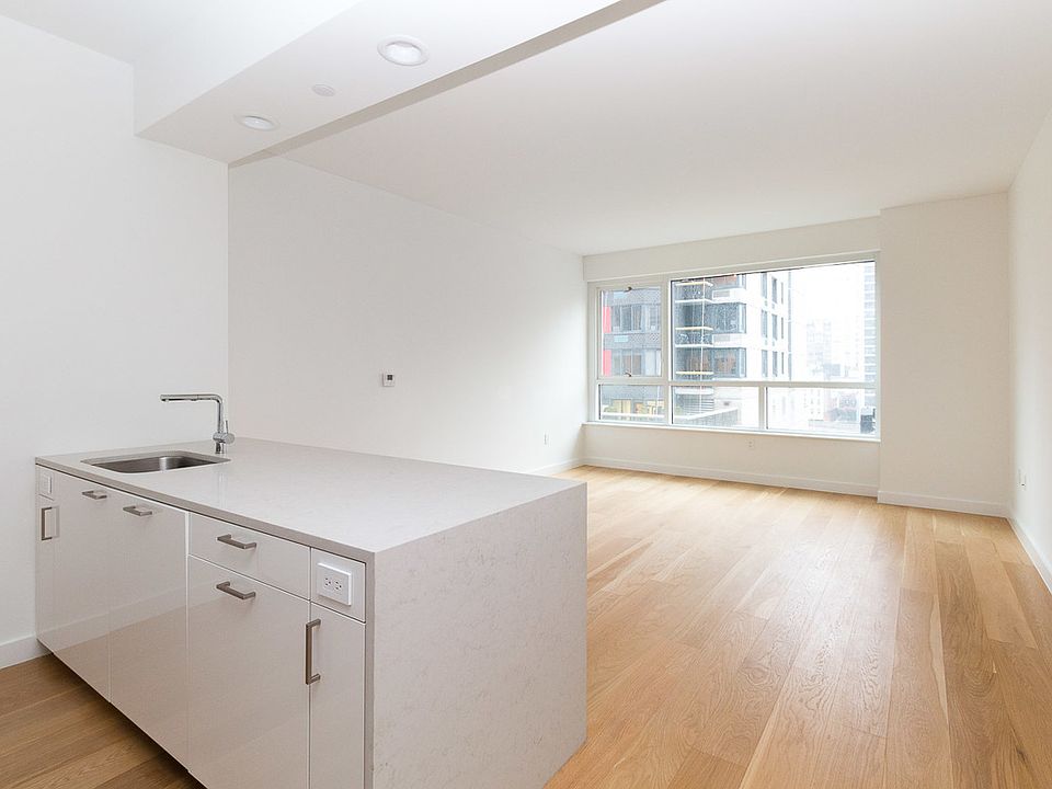 1st image of 301 E 61st St APT 5C