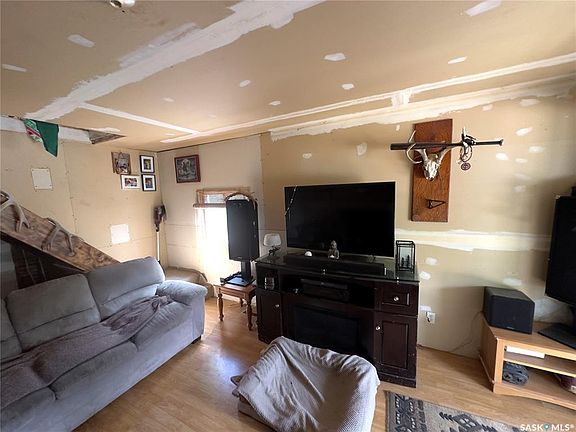 5th image of 1010 Athabasca STREET E