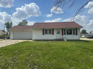 101 A Ave, Newhall, IA 52315