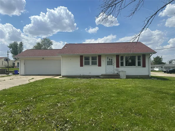101 A Ave, Newhall, IA 52315