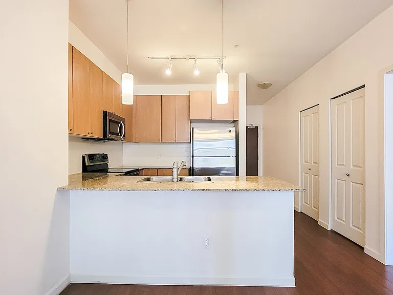 2477 Kelly Ave #213 — Photo 3