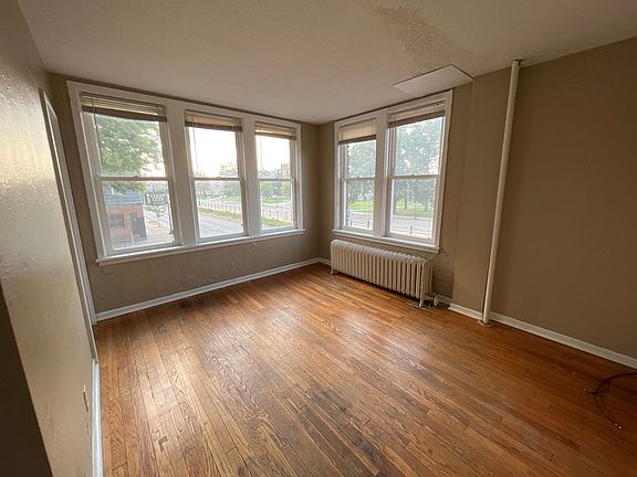 4th image of 478 Herschel St APT 2