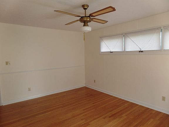 2nd image of 286 N Church St