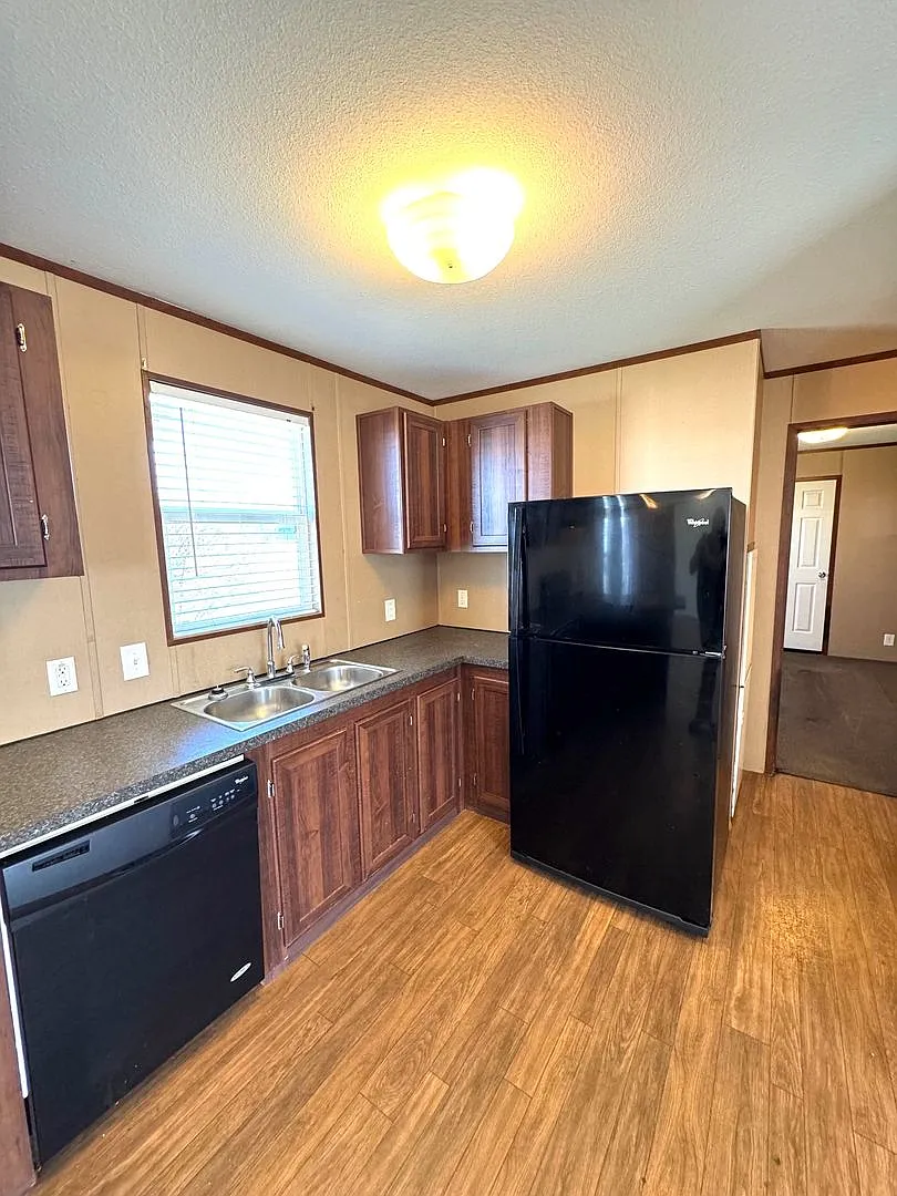 Oxford Estates - Lot 15 — Photo 3