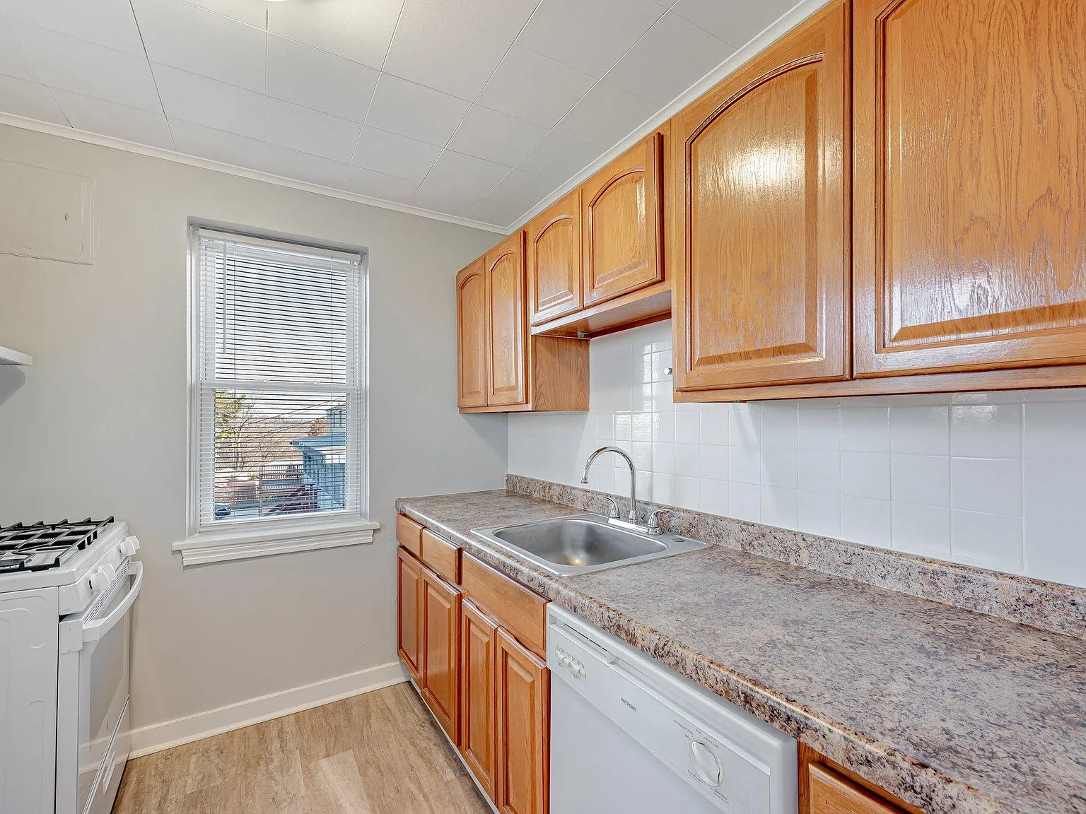 Southcrest Heights — Photo 2