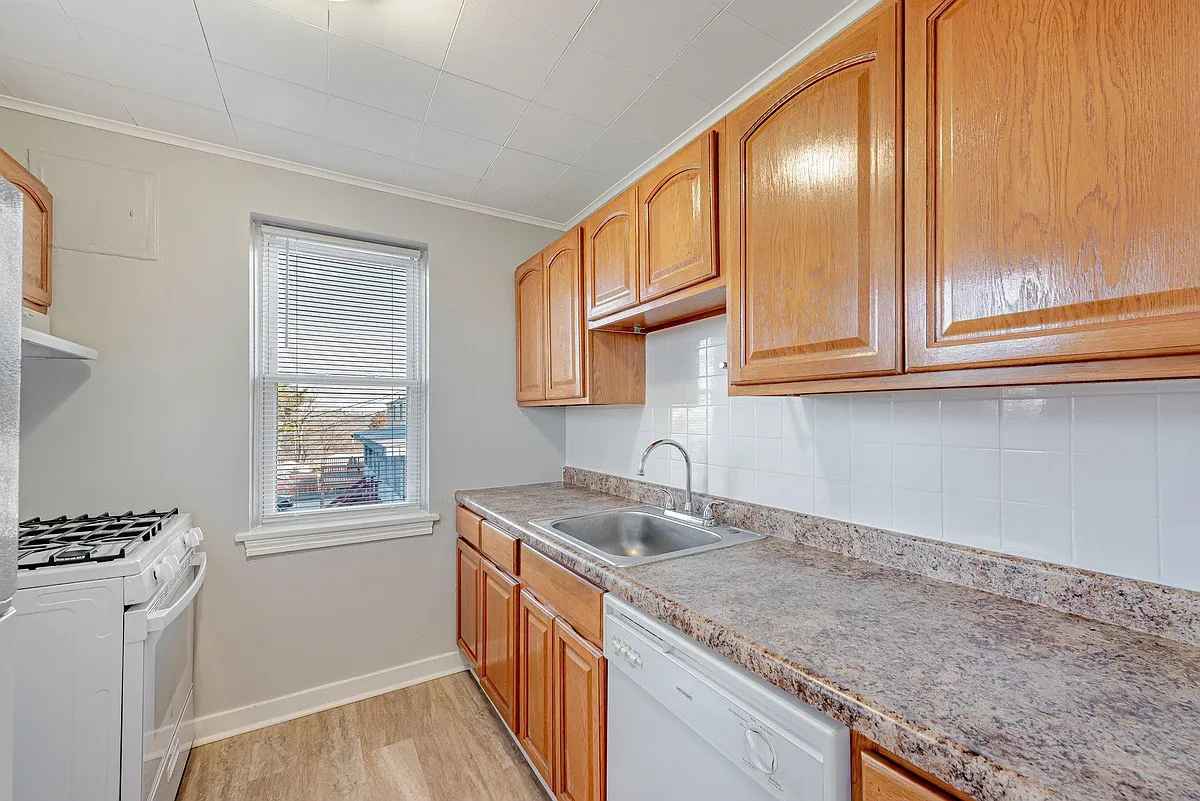 Building Photo - Southcrest Heights