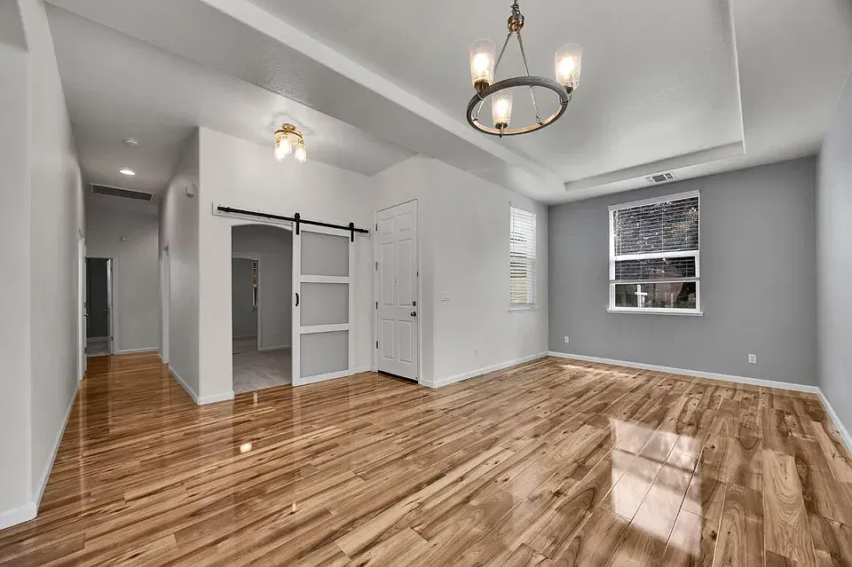 4 bed, 1977 sqft, $3,250 — Photo 4