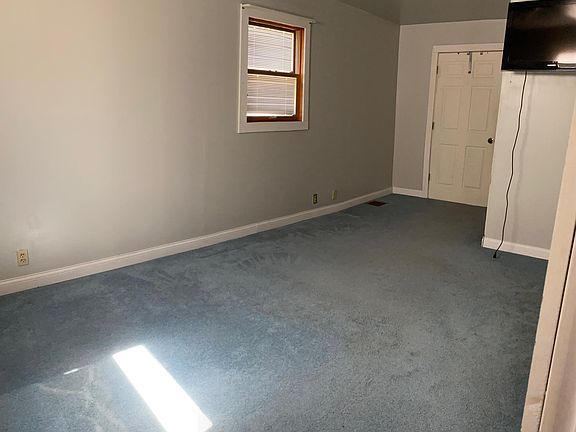 4th image of 746 Saunders Ave
