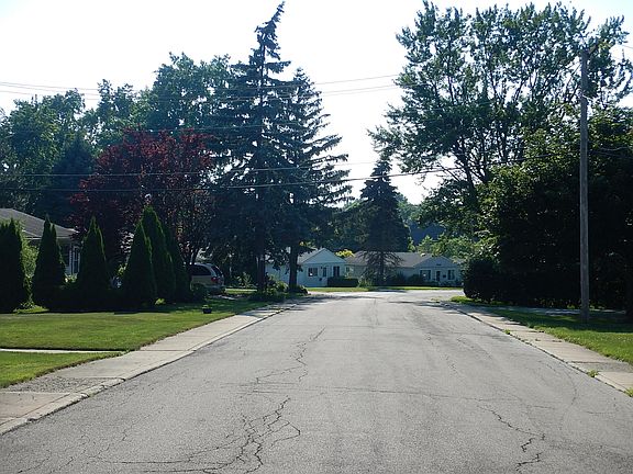4th image of 1534 Charles Dr