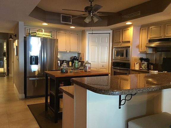 3rd image of 161 Majestic Bay Ave Unit 202