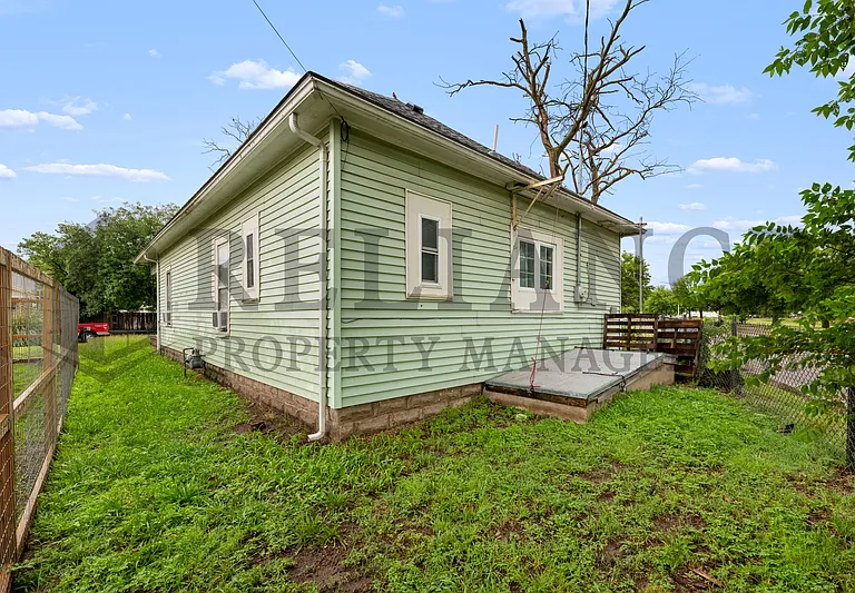 1405 S Ida St — Photo 6