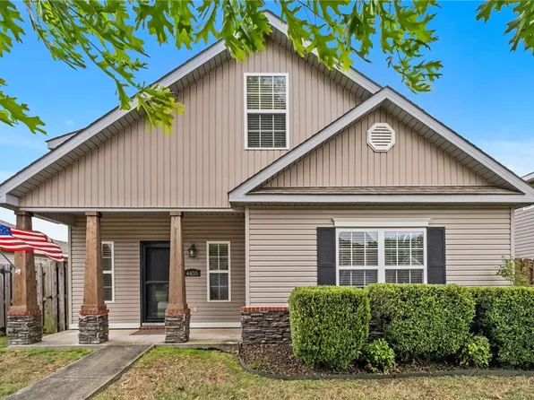 4455 W Pecan St, Fayetteville, AR 72704