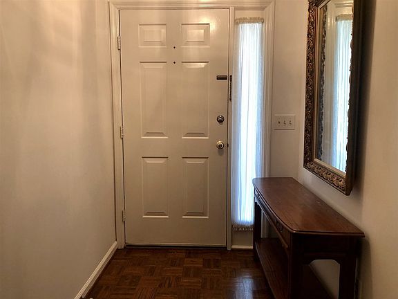 3rd image of 102 Plantation Dr
