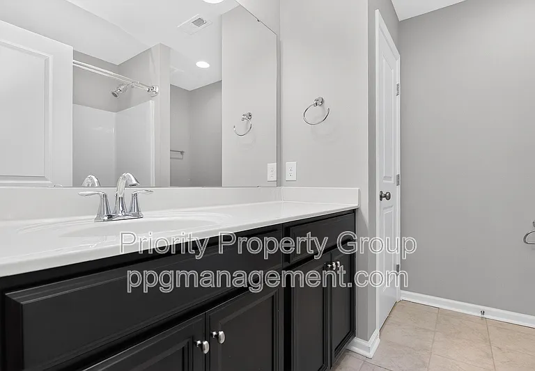 16436 Palisades Commons Dr — Photo 31
