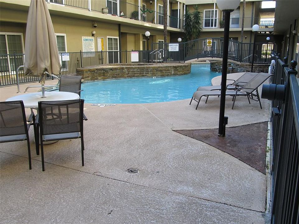 Pool area