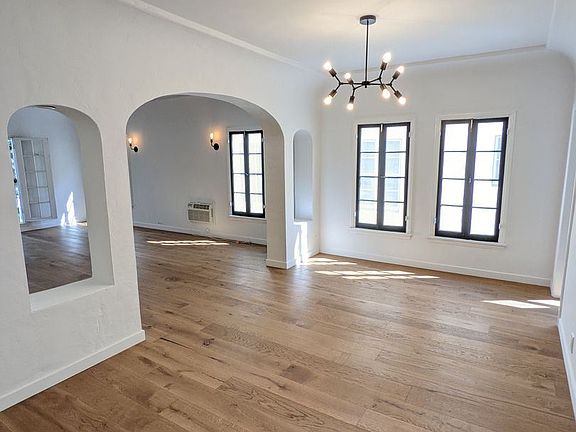 2nd image of 415 1/2 N Genesee Ave #10444308