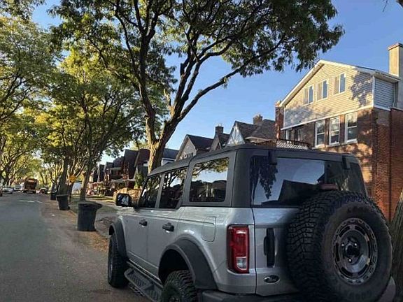 Exterior Neighborhood (street photo)