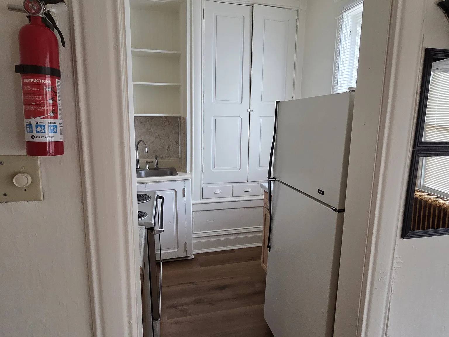 Studio, 700 sqft, $1,000 — Photo 3