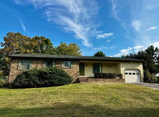 1106 Robin Rd, Blacksburg, VA 24060