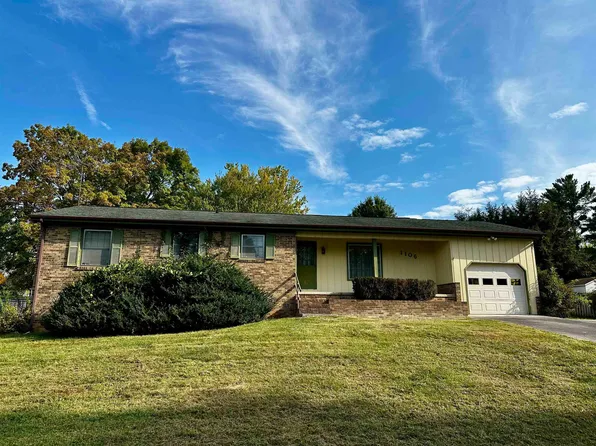 1106 Robin Rd, Blacksburg, VA 24060