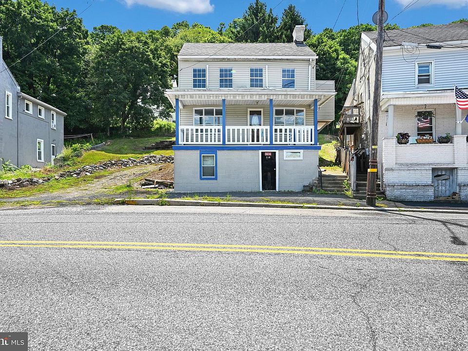 1st image of 216 W Bacon St