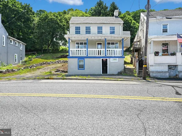 216 W Bacon St, Palo Alto, PA 17901