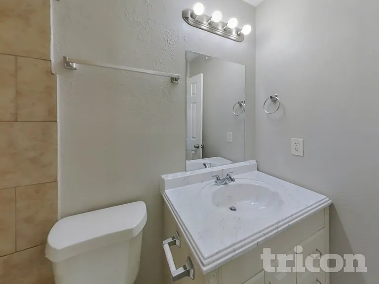 623 Walston Ln — Photo 10