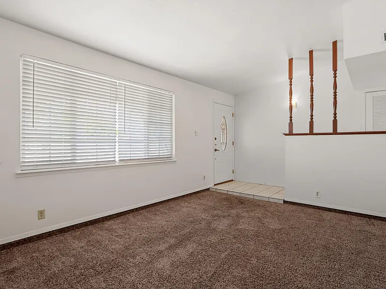 1600 Sumac Dr — Photo 6