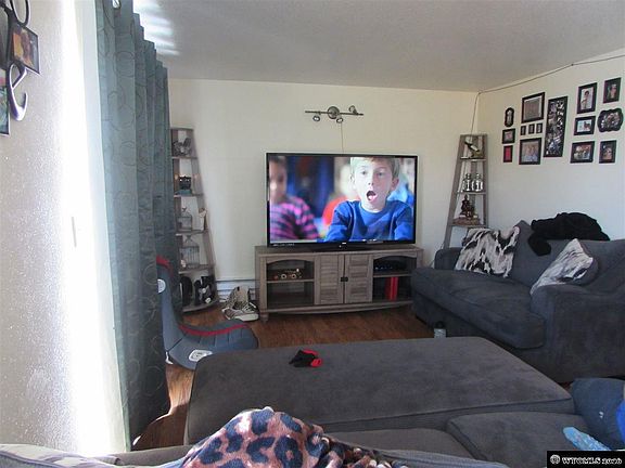 2nd image of 828 Moccasin Ln