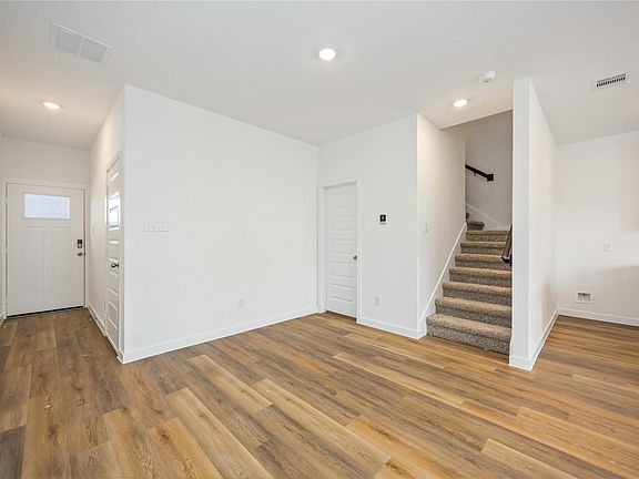 5th image of 7806 Stone Orchard Dr